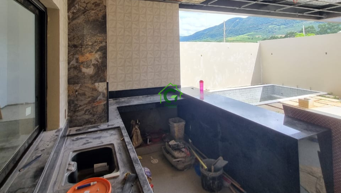CASA A VENDA – PORTAL DO MANTIQUEIRA