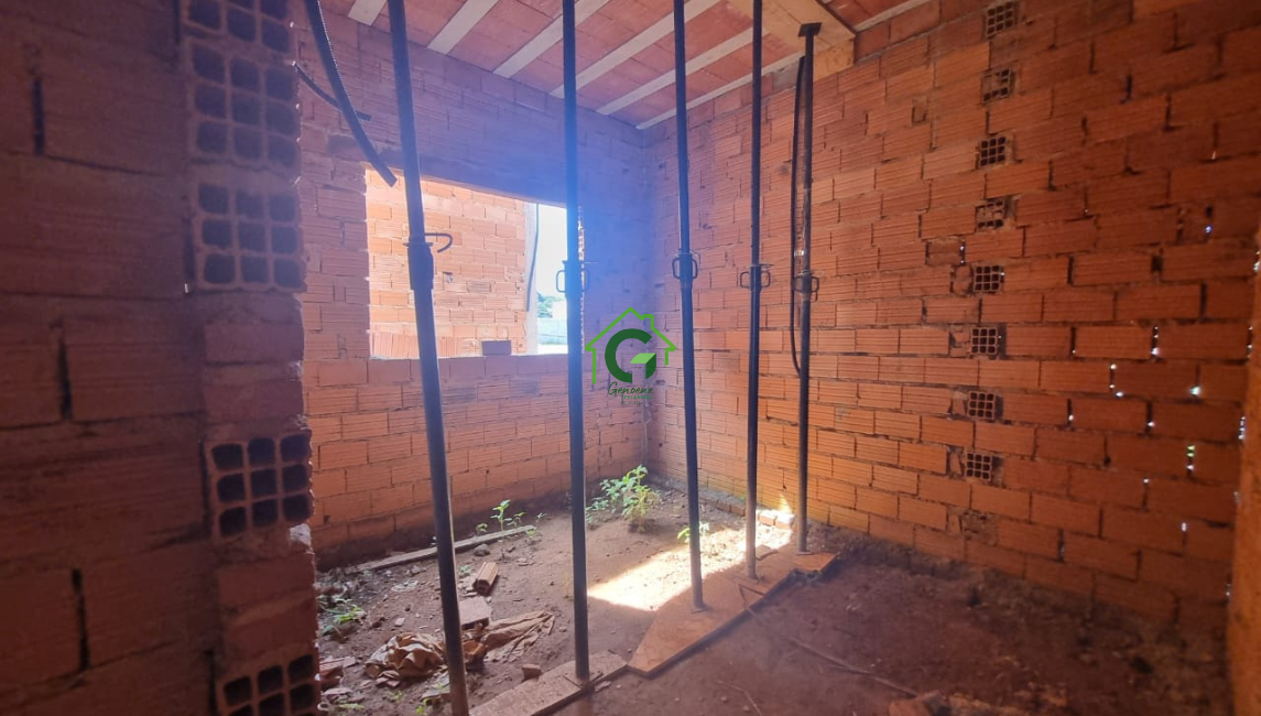 EM CONSTRUÇÃO – CASA A VENDA – JARDIM HELOISA